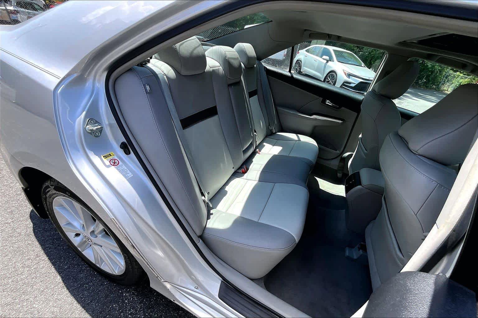 Used 2012 Toyota Camry XLE w/ Leather Pkg FWD image 20