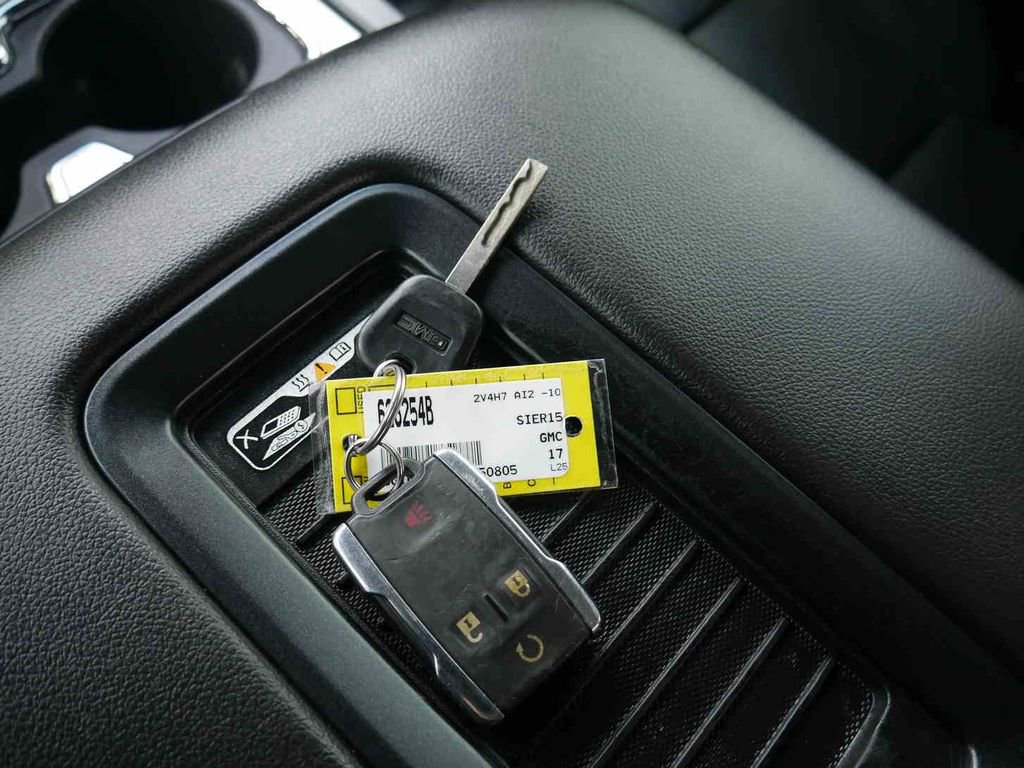 Used 2017 GMC Sierra 1500 SLT w/ SLT Premium Package image 34