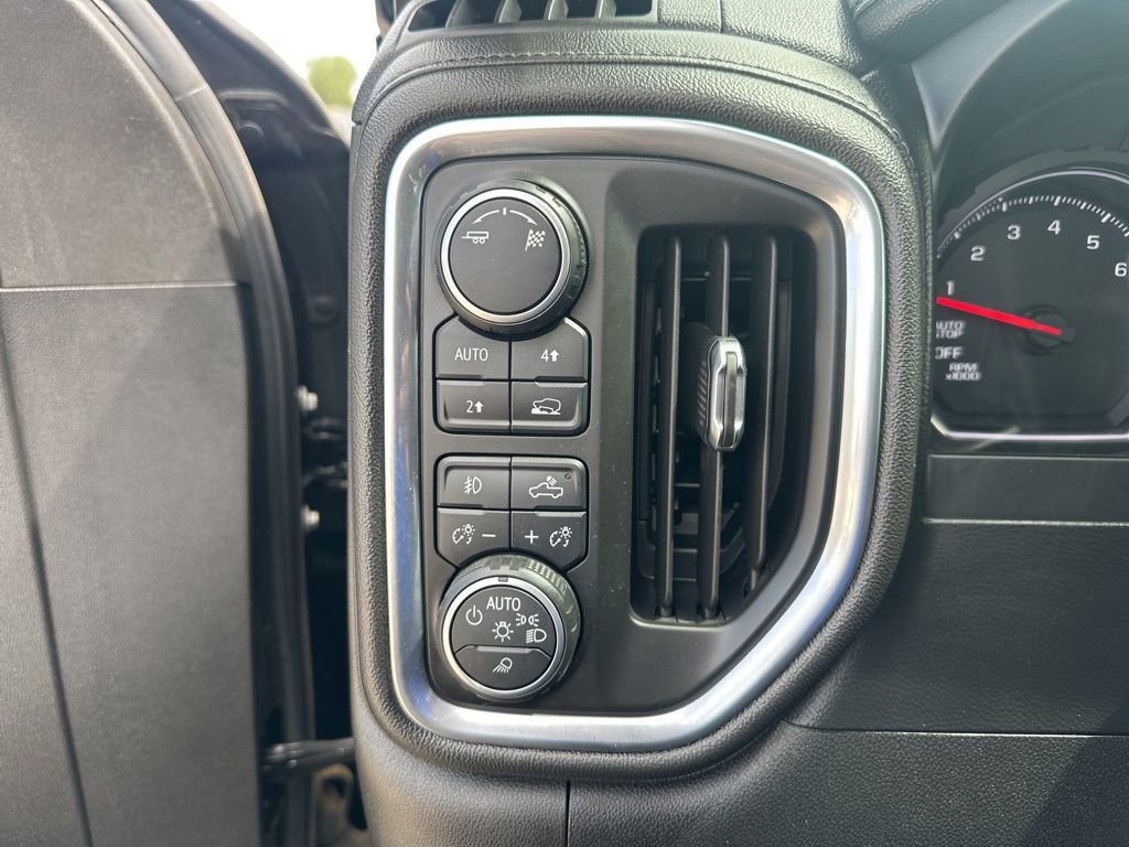 Used 2019 Chevrolet Silverado 1500 LTZ AWD/4WD image 10