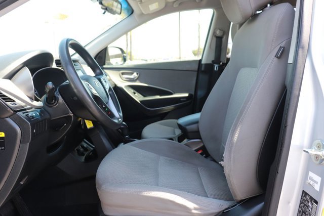 Used 2016 Hyundai Santa Fe SE FWD image 11