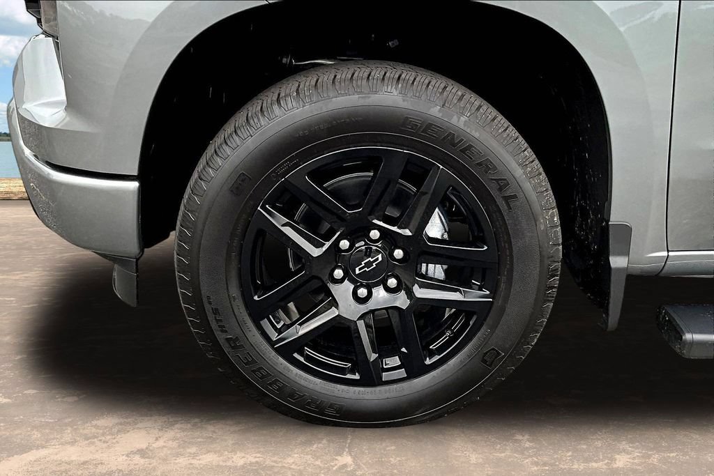 Used 2026 Chevrolet Silverado 1500 Custom AWD/4WD image 37