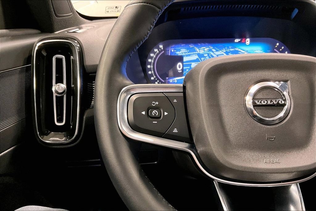 Certified 2023 Volvo XC40 B5 Plus w/ Climate Package AWD/4WD image 11