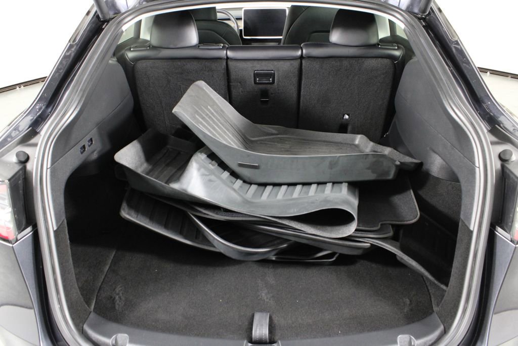 Used 2024 Tesla Model Y Long Range image 17