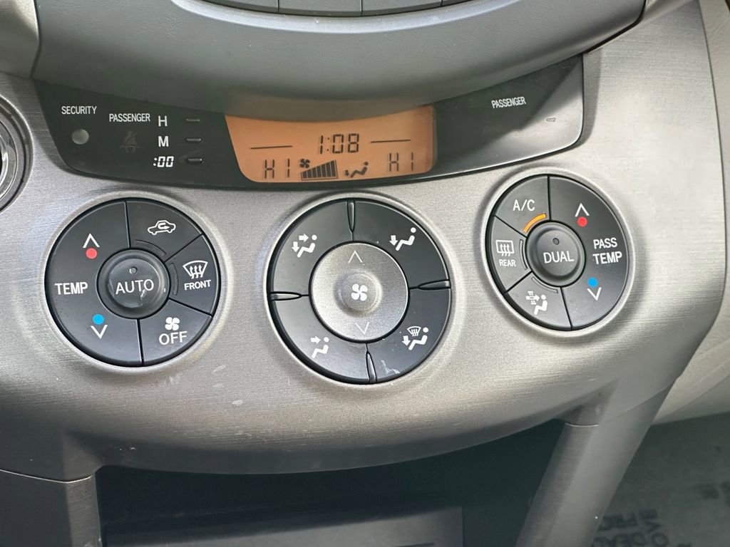 Used 2011 Toyota RAV4 Limited image 15