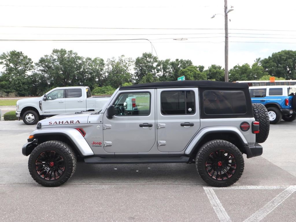 Used 2021 Jeep Wrangler Unlimited Sahara AWD/4WD image 8