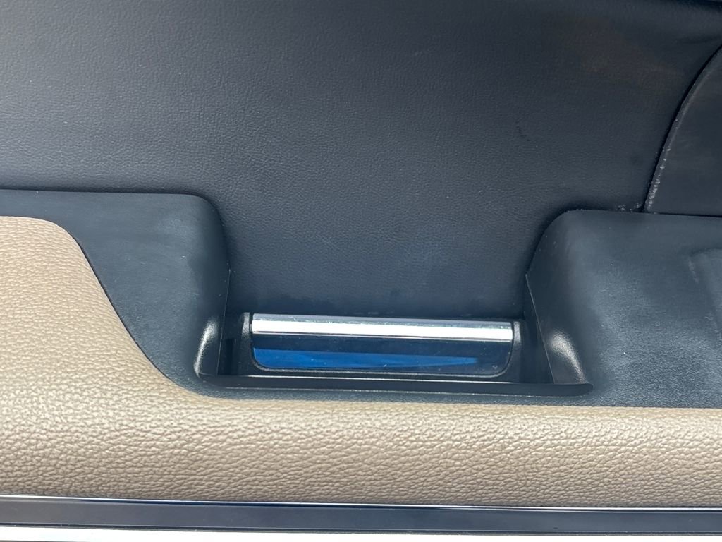 Used 2023 Ford Expedition Limited image 8