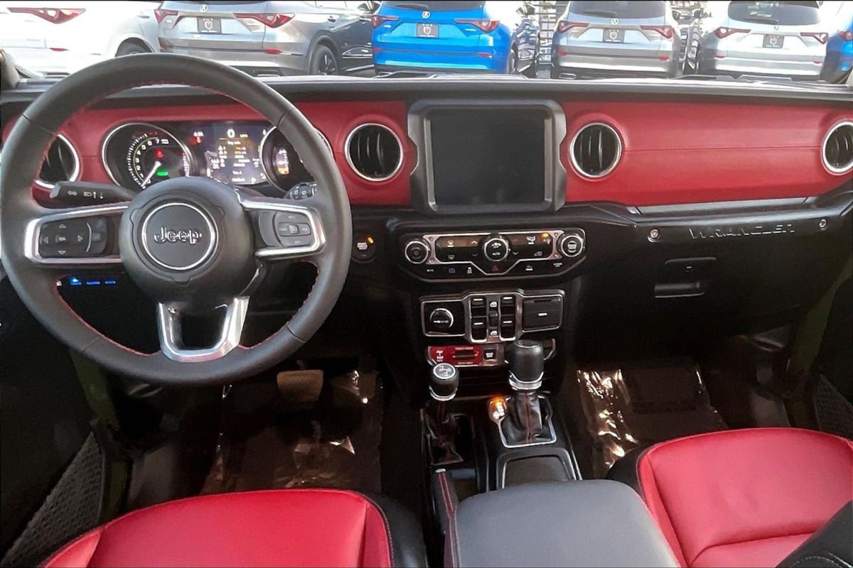 Used 2023 Jeep Wrangler Unlimited Rubicon 4xe AWD/4WD image 13
