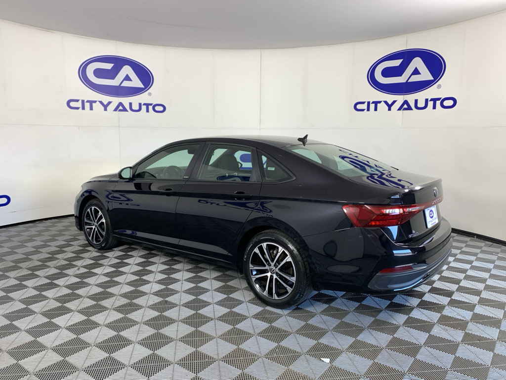 Used 2025 Volkswagen Jetta Sport FWD image 5