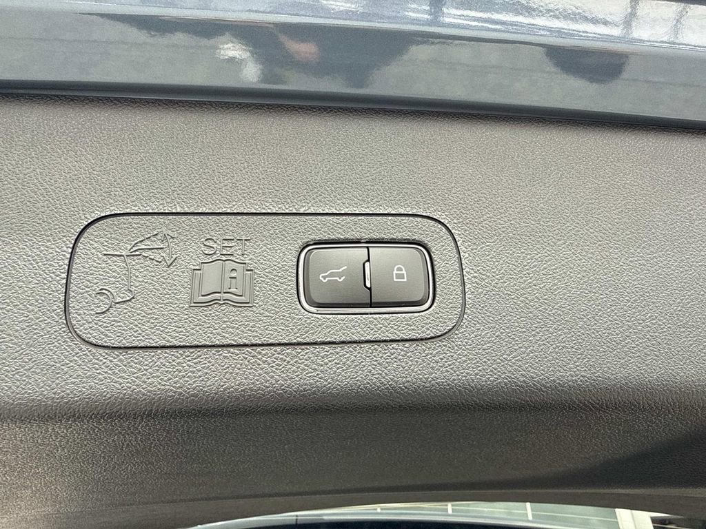 New 2026 Lincoln Aviator AWD image 12