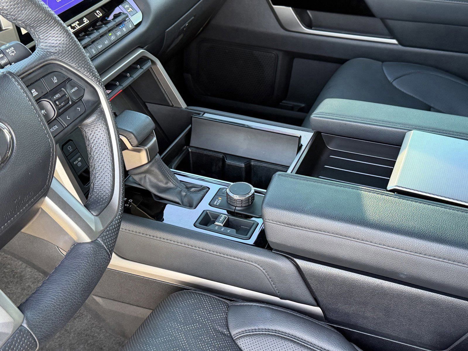 Used 2025 Toyota Sequoia Limited AWD/4WD image 23