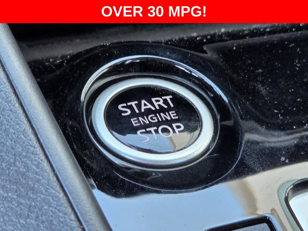 New 2025 Nissan Versa SR w/ Trunk Package FWD image 15