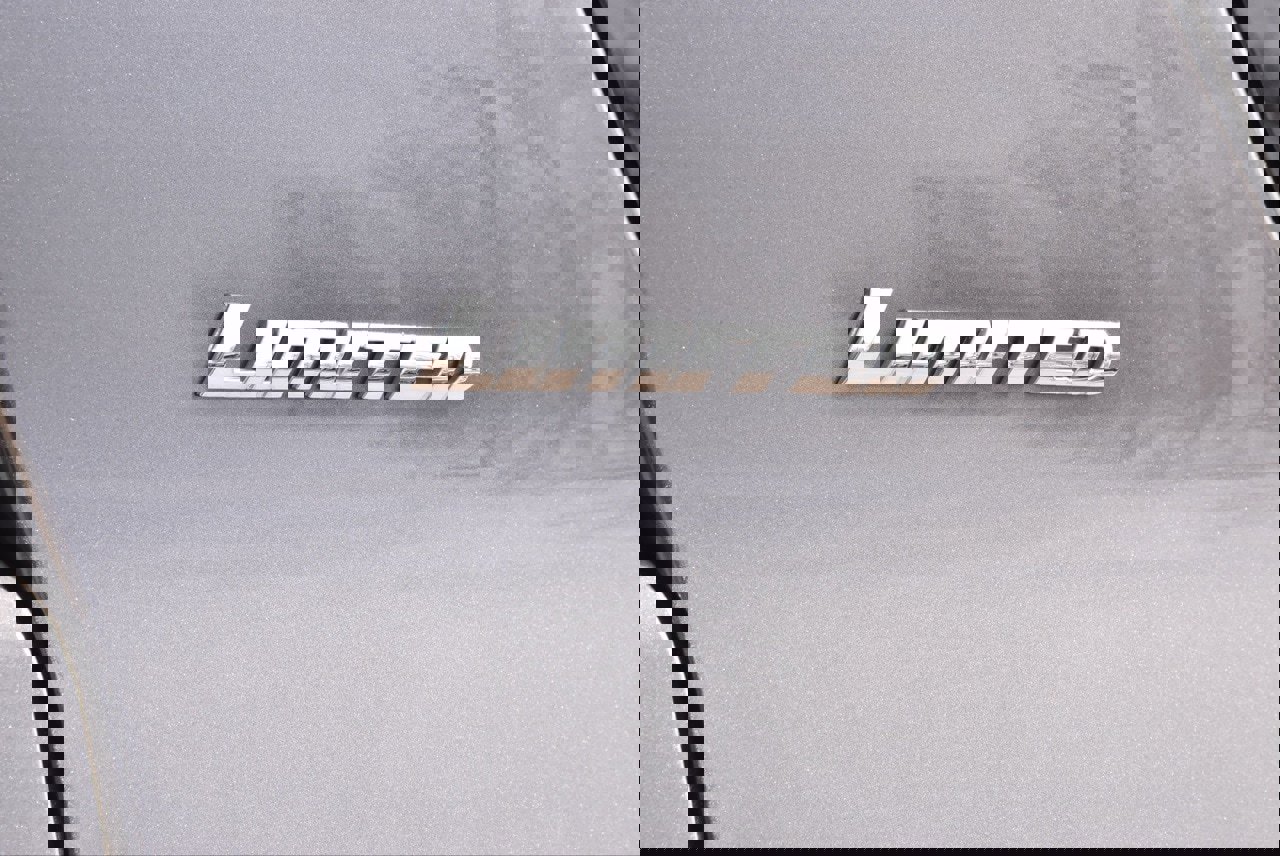 Used 2015 Toyota 4Runner Limited image 40