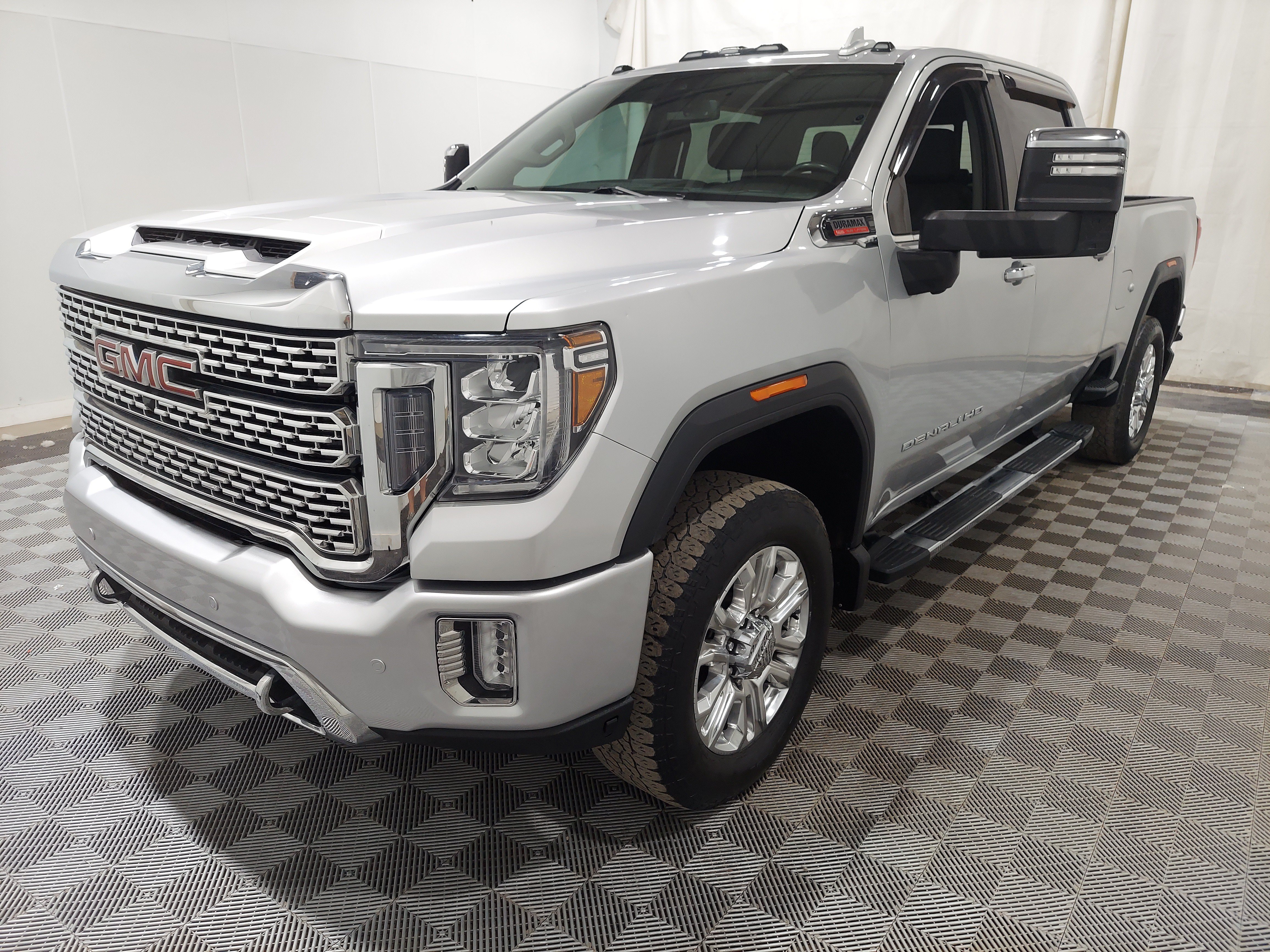 Used 2022 GMC Sierra 2500 Denali AWD/4WD image 1