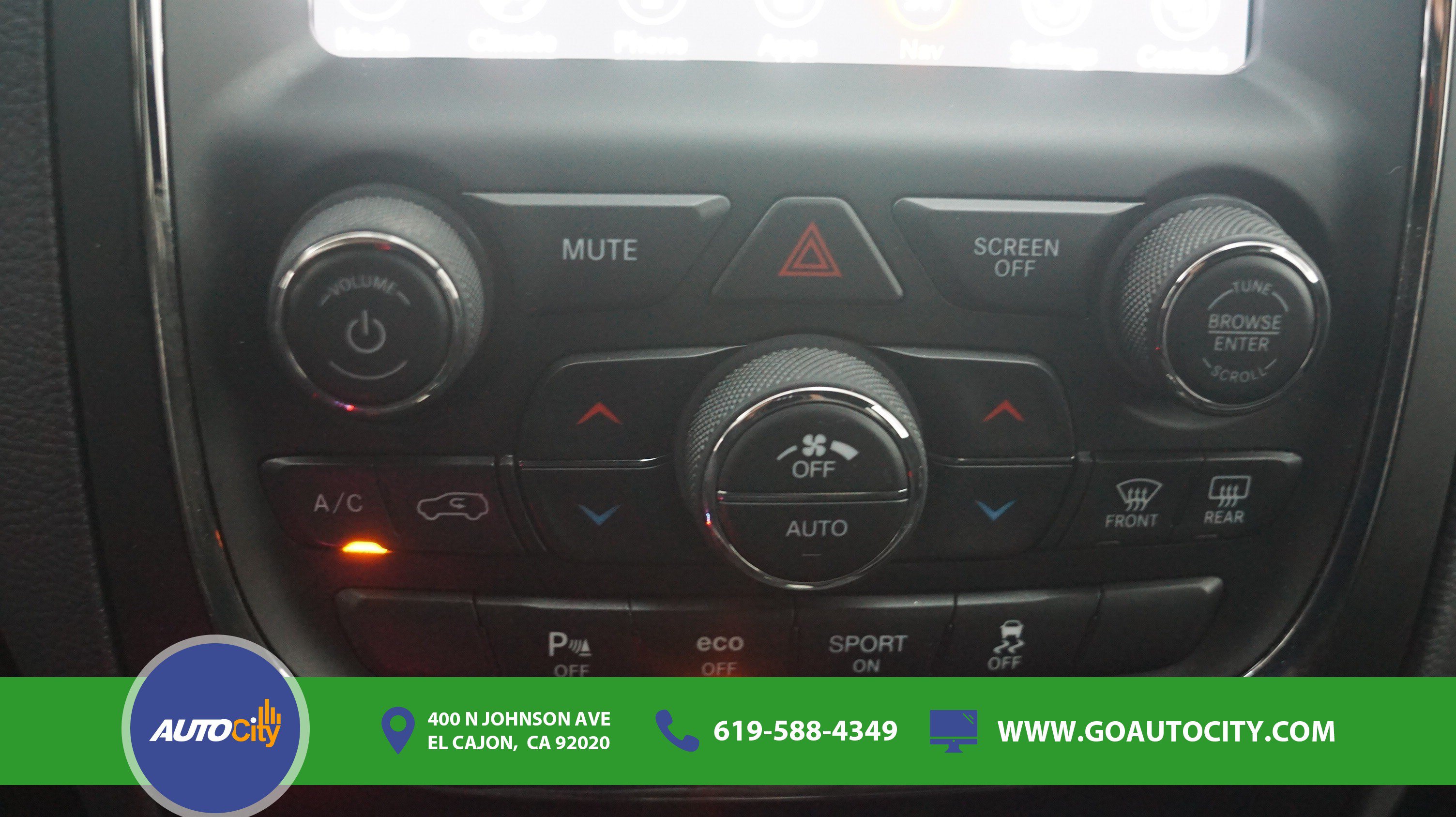 Used 2020 Dodge Durango R/T w/ Blacktop Package RWD image 26