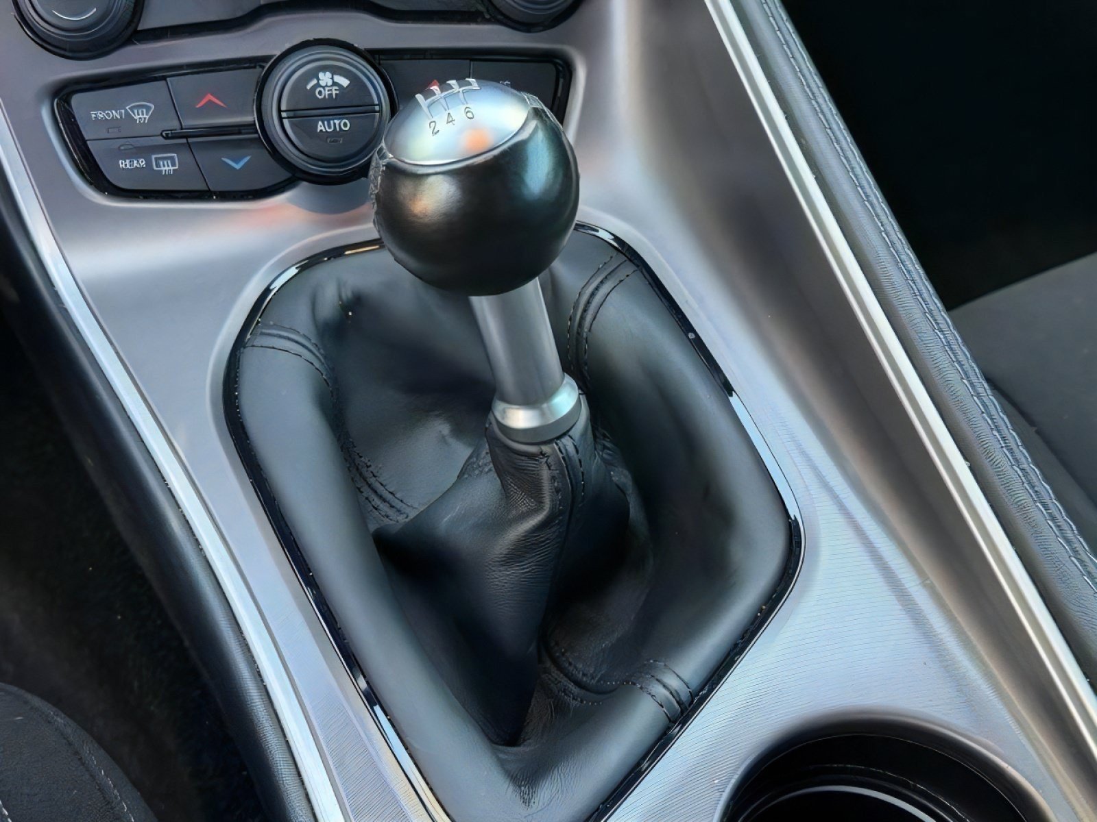 Used 2022 Dodge Challenger R/T RWD image 28
