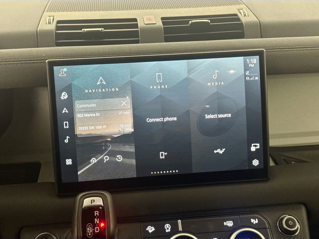 Used 2023 Land Rover Defender 130 SE image 14