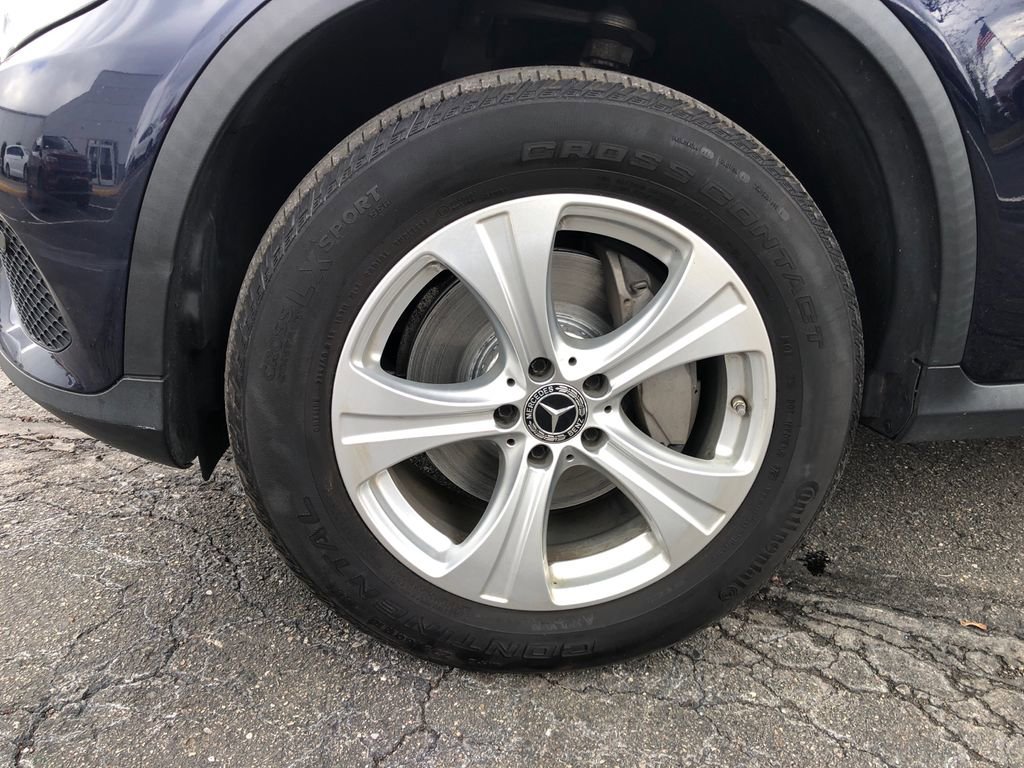 Used 2018 Mercedes-Benz GLC 300 4MATIC image 14