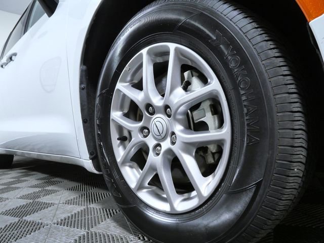 Used 2025 Chrysler Pacifica Select FWD image 2