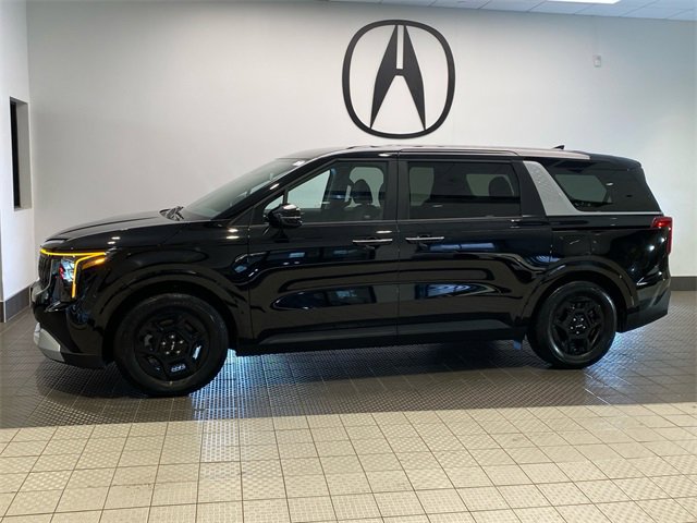 Used 2025 Kia Carnival image 3