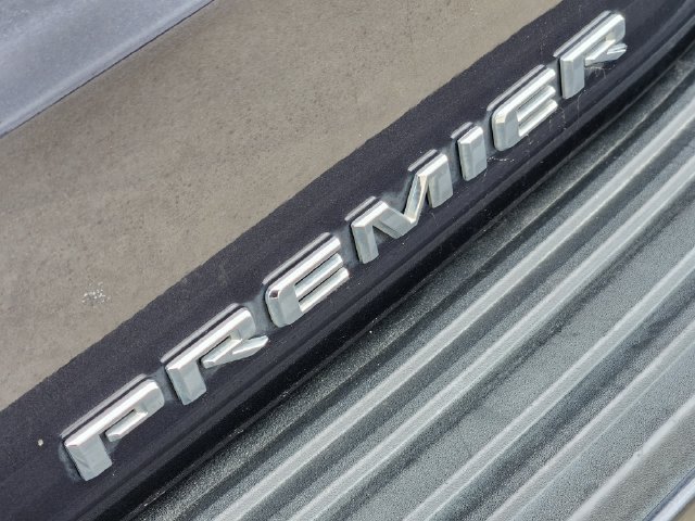 Used 2025 Chevrolet Suburban Premier AWD/4WD image 13