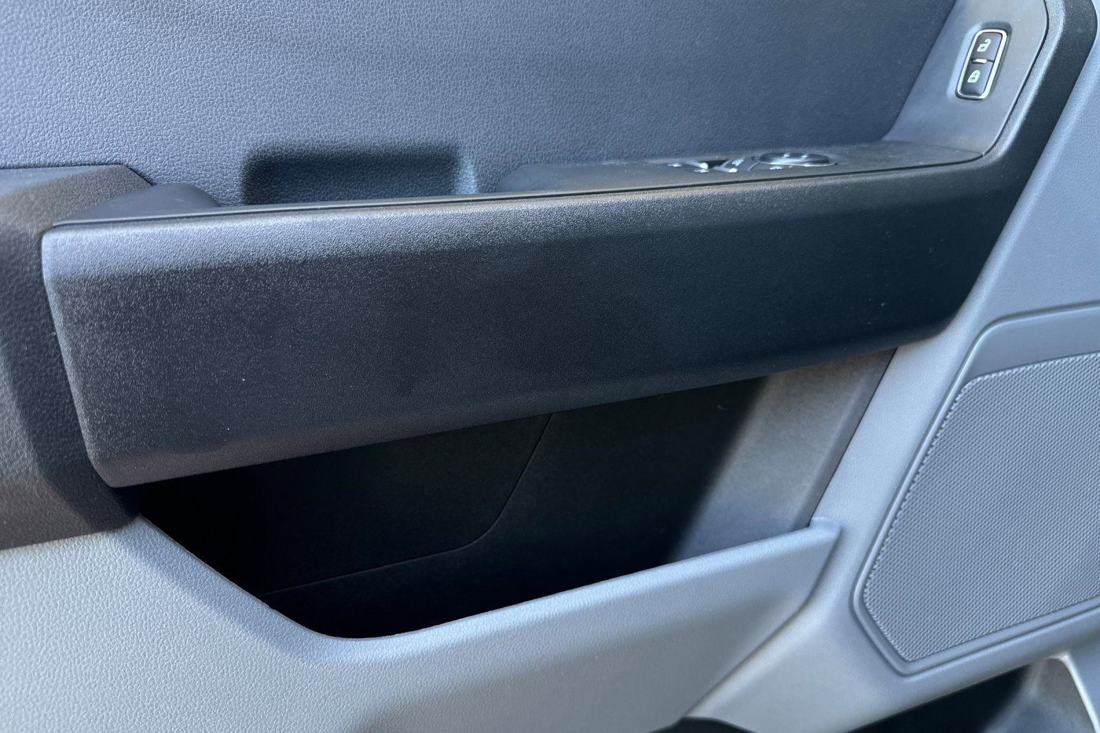 New 2025 Ford F550 4x4 Regular Cab Super Duty image 11