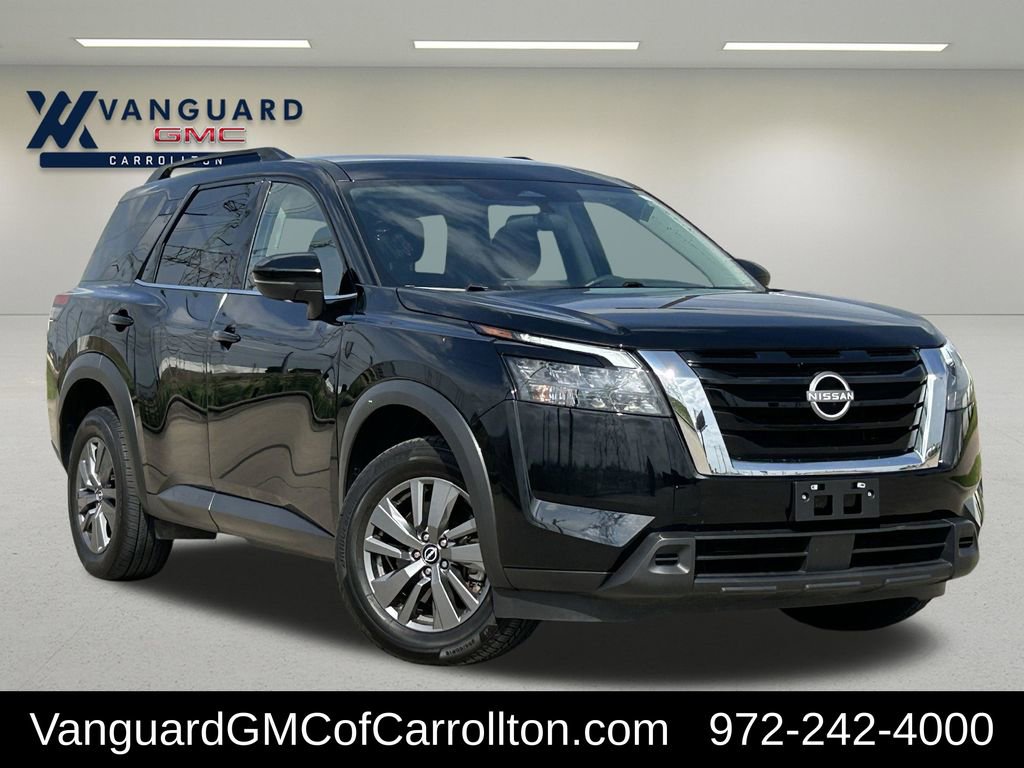 Used 2025 Nissan Pathfinder SV image 1