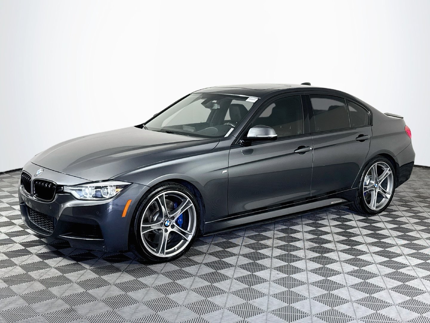 Used 2017 BMW 340i Sedan RWD image 4