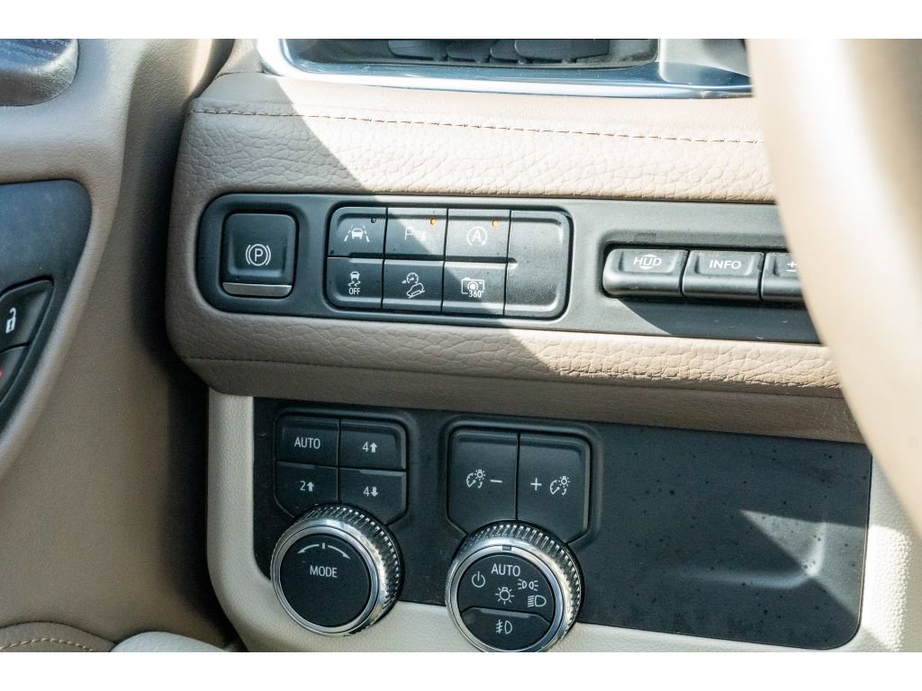 Used 2024 GMC Yukon Denali image 29