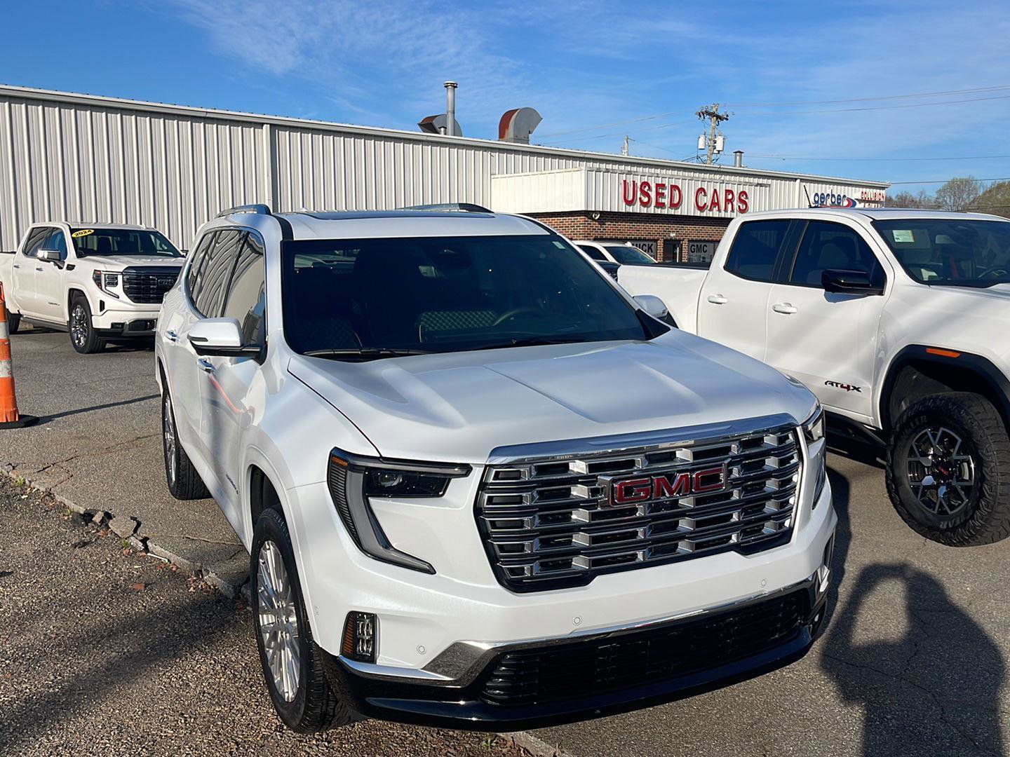 Used 2026 GMC Acadia Denali w/ Super Cruise Package image 2
