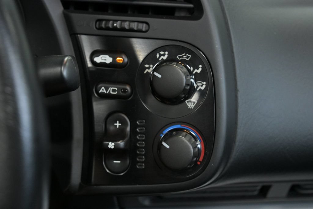 Used 2005 Honda S2000 image 46