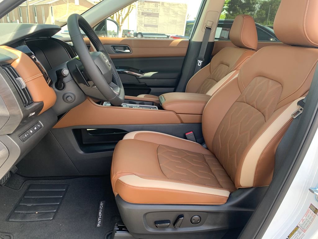 New 2026 Nissan Pathfinder Platinum image 20