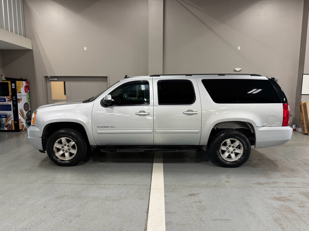 Used 2012 GMC Yukon XL SLE AWD/4WD image 1