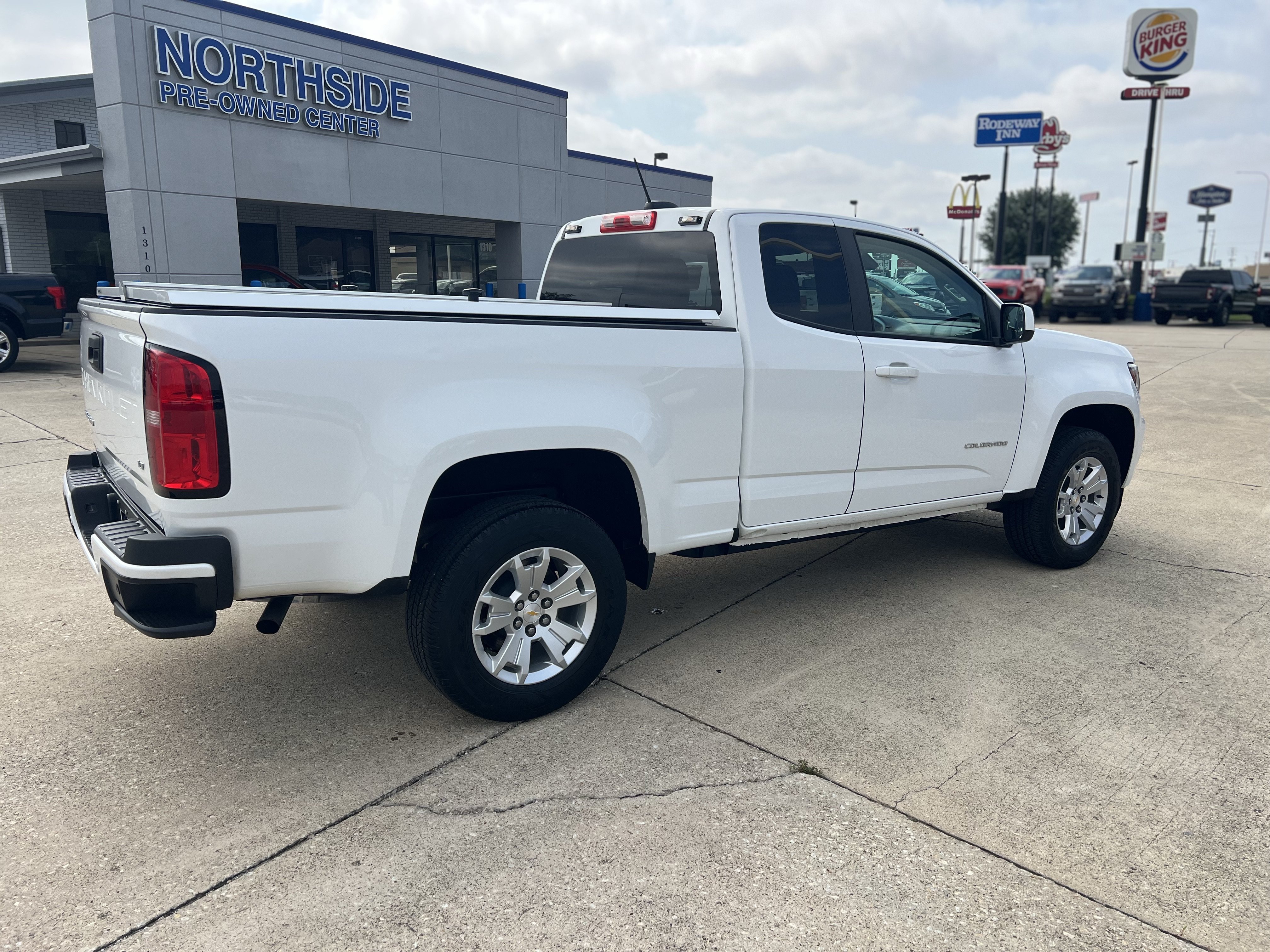 Used 2022 Chevrolet Colorado LT w/ Fleet Safety Package RWD image 5