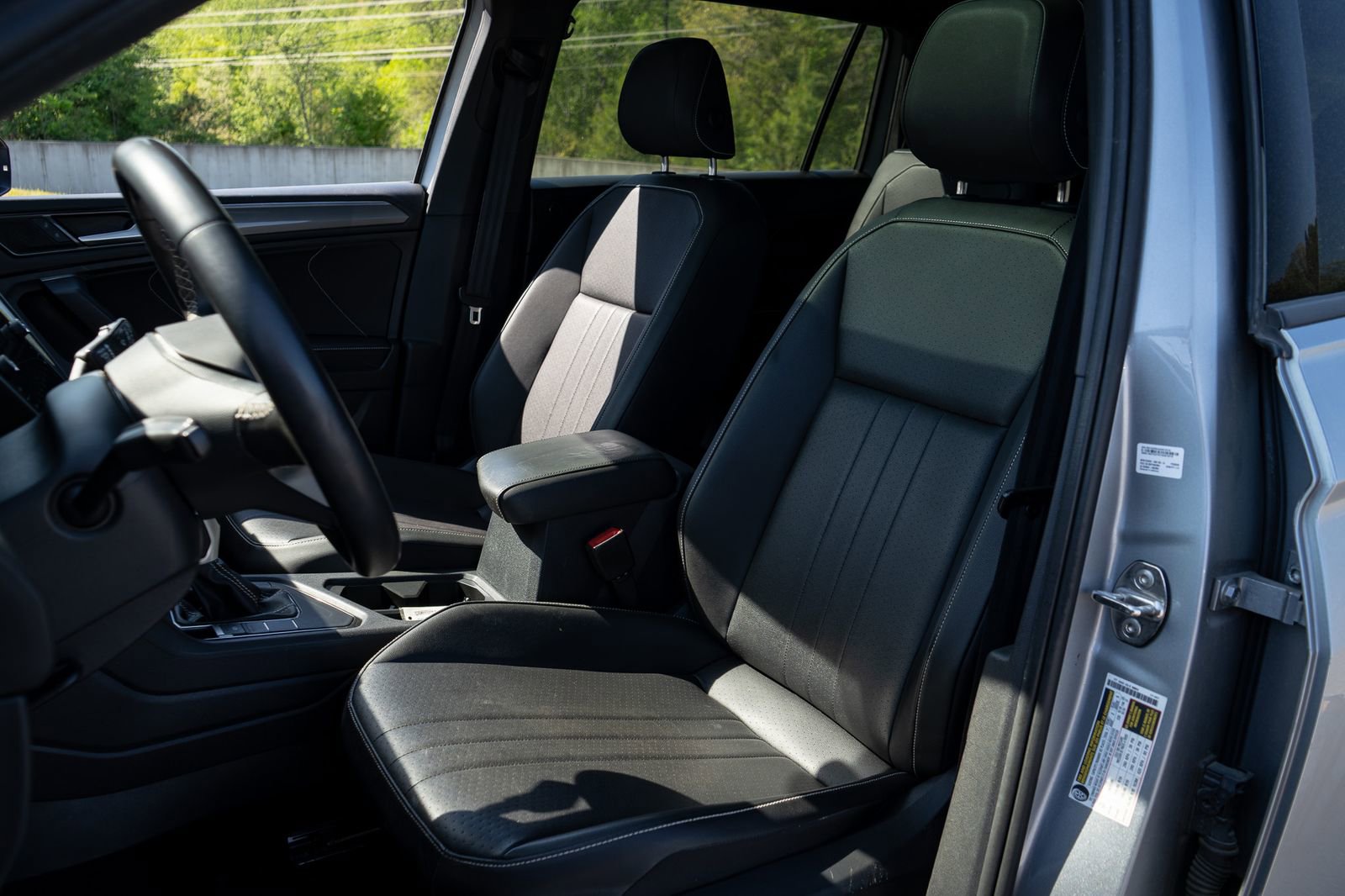Used 2023 Volkswagen Tiguan SE R-Line FWD image 15