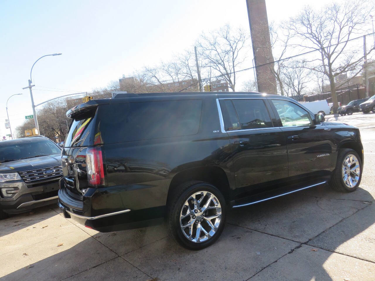 Used 2019 GMC Yukon XL SLT image 4