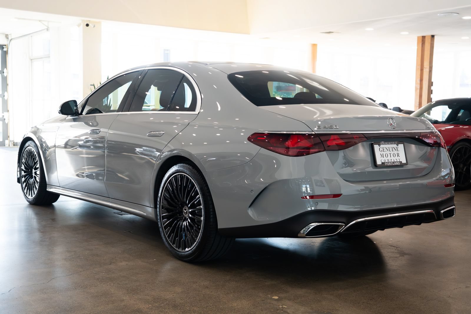 Used 2025 Mercedes-Benz E 450 4MATIC Sedan image 6