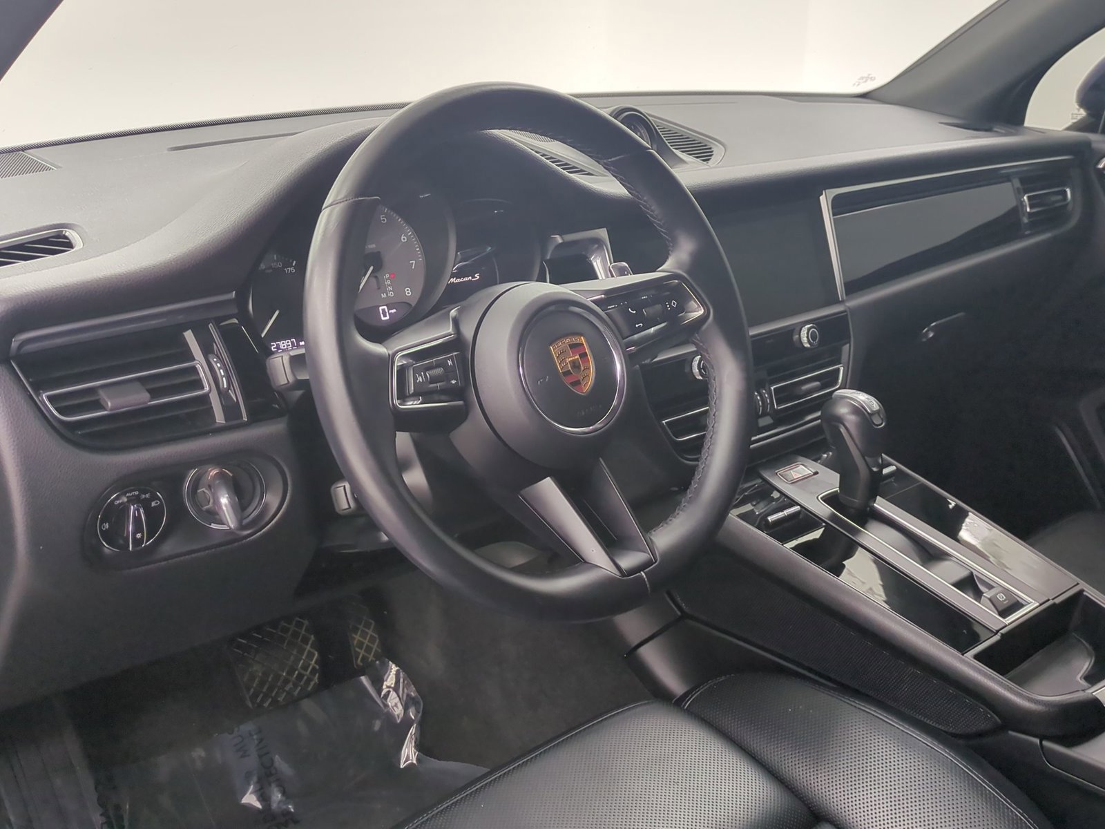 Certified 2024 Porsche Macan S image 4