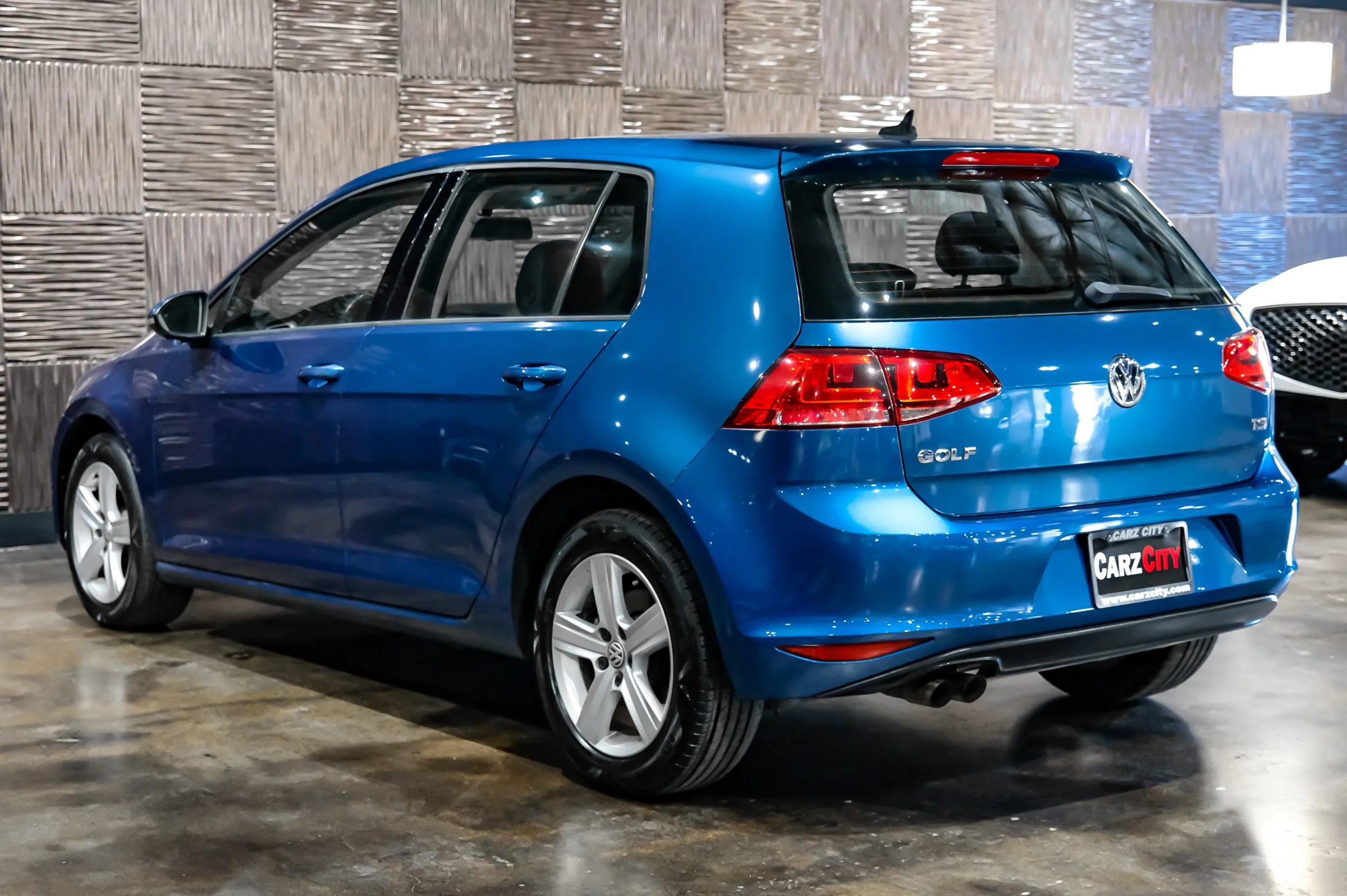 Used 2017 Volkswagen Golf Wolfsburg Edition FWD image 12
