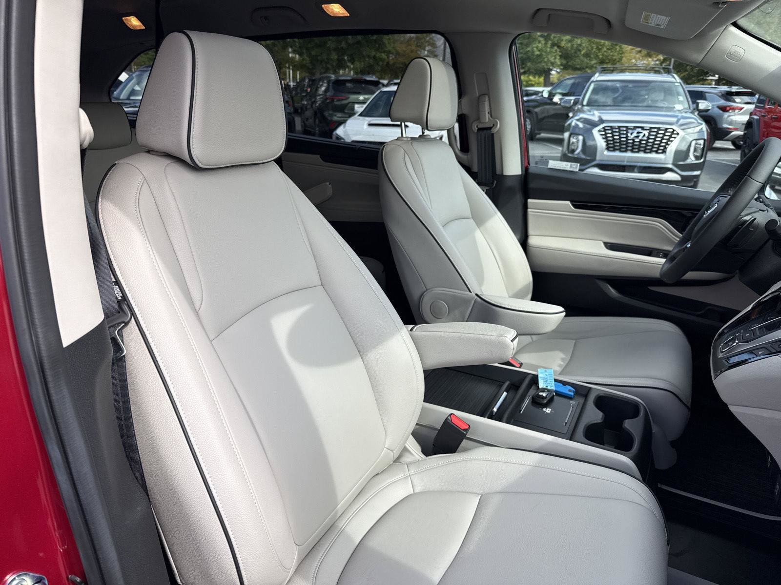 Used 2026 Honda Odyssey Touring image 30