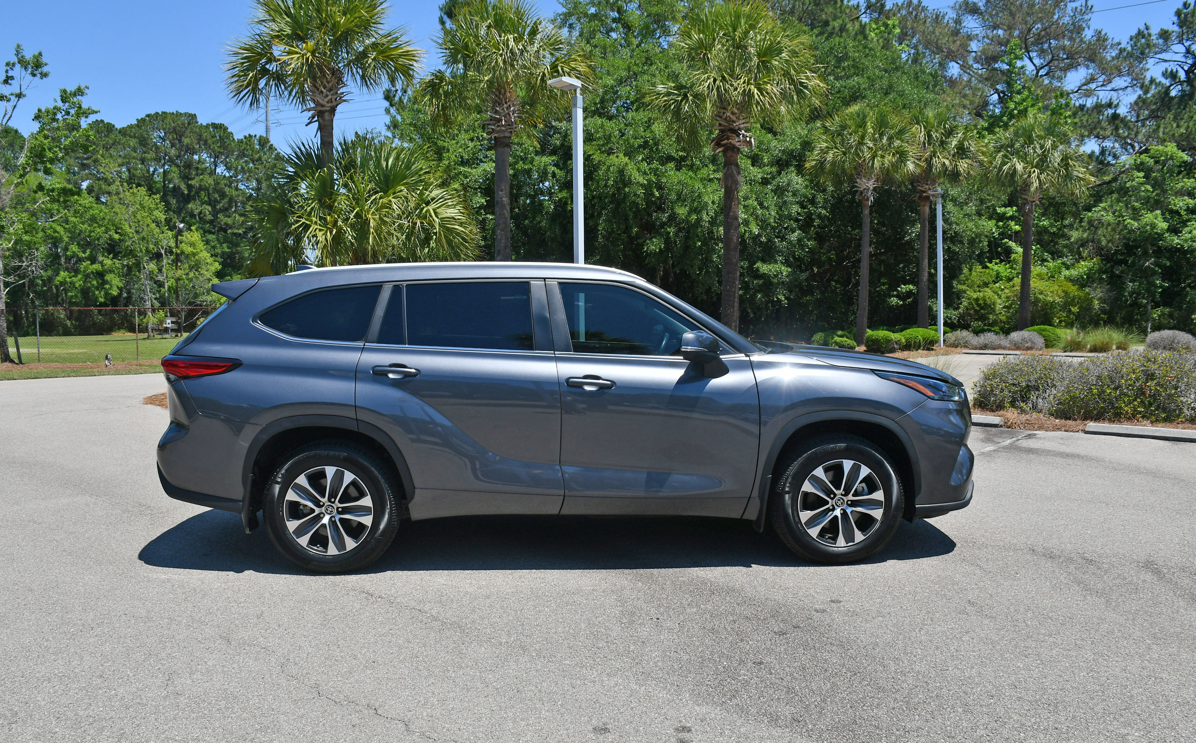 Used 2023 Toyota Highlander XLE AWD/4WD video 2