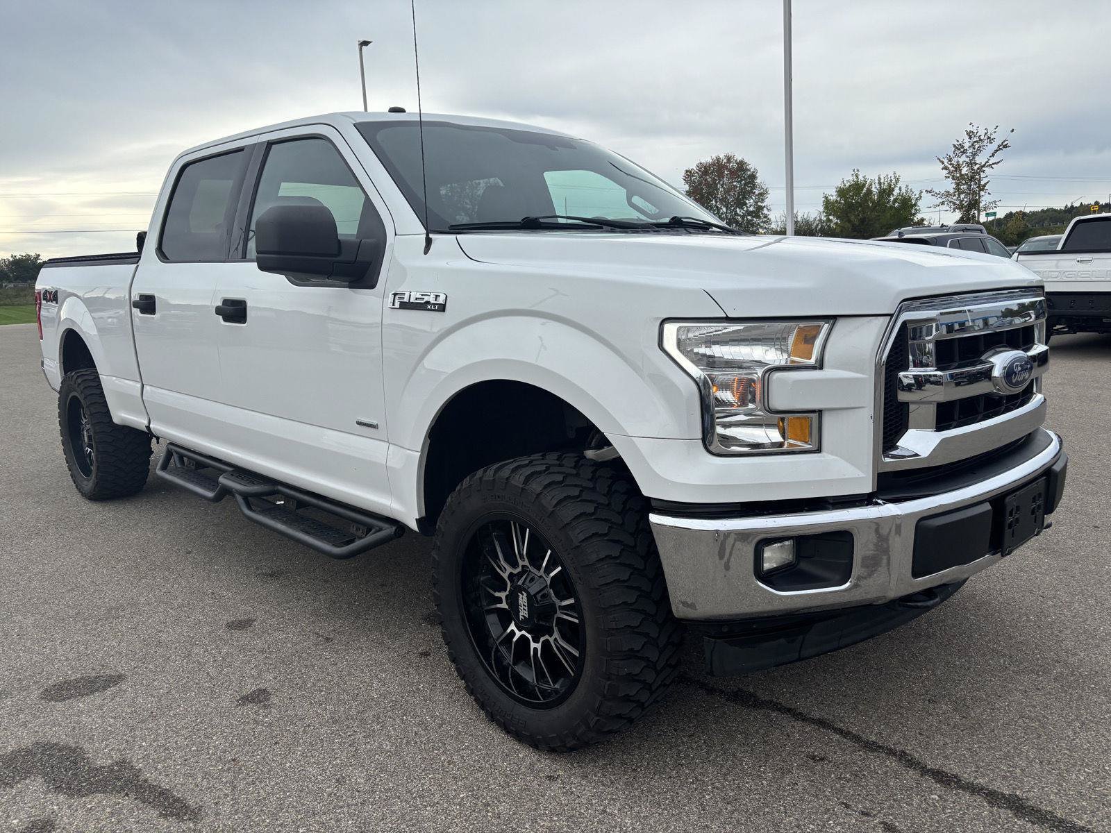 Used 2017 Ford F150 XLT AWD/4WD image 5