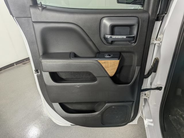 Used 2018 Chevrolet Silverado 1500 LTZ AWD/4WD image 16