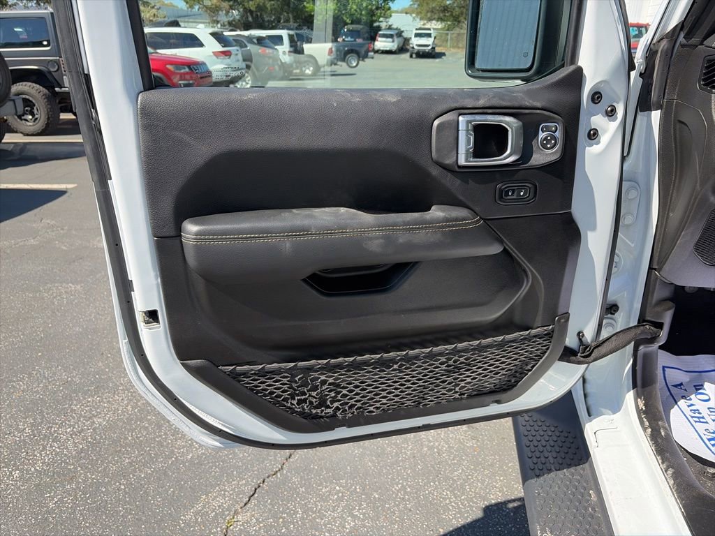 Used 2023 Jeep Wrangler Unlimited Sahara w/ Cold Weather Group image 13