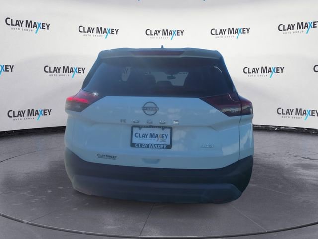 Used 2023 Nissan Rogue S AWD/4WD image 4