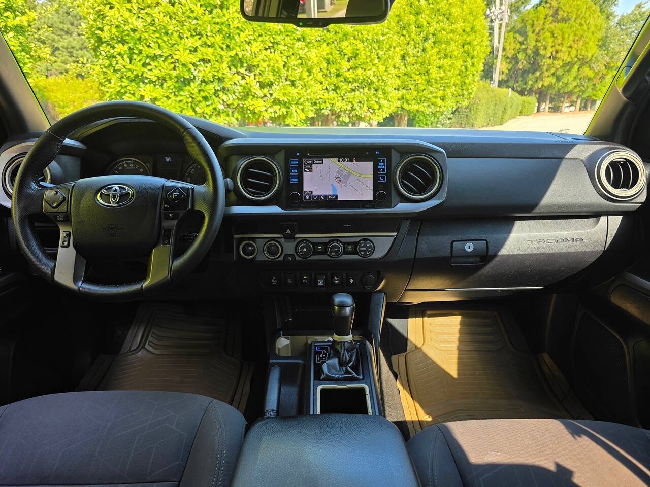 Used 2019 Toyota Tacoma TRD Off-Road w/ Technology Package AWD/4WD image 14