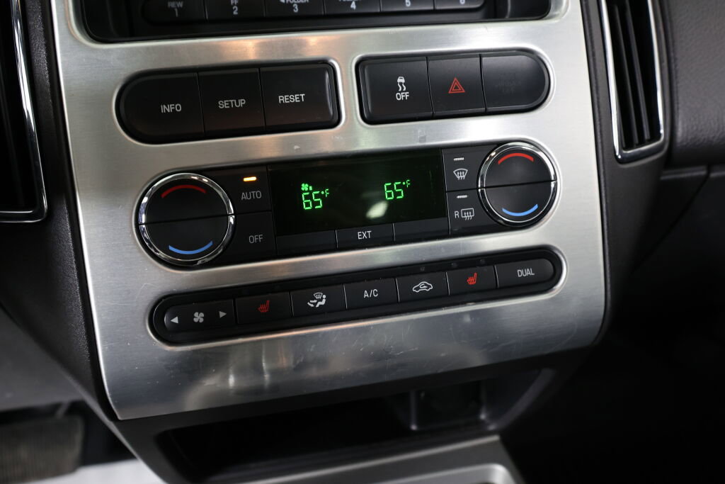 Used 2010 Ford Edge Limited FWD image 36