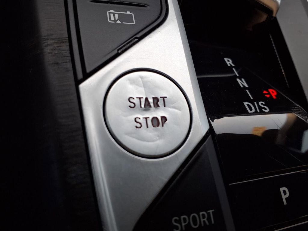 Used 2024 BMW 330e 330e iPerformance image 10