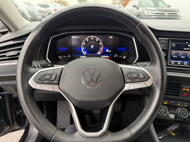 Used 2024 Volkswagen Jetta SE image 11