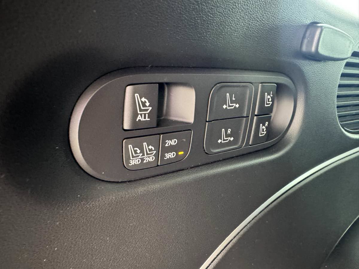 Used 2026 Hyundai Palisade Calligraphy AWD/4WD image 32