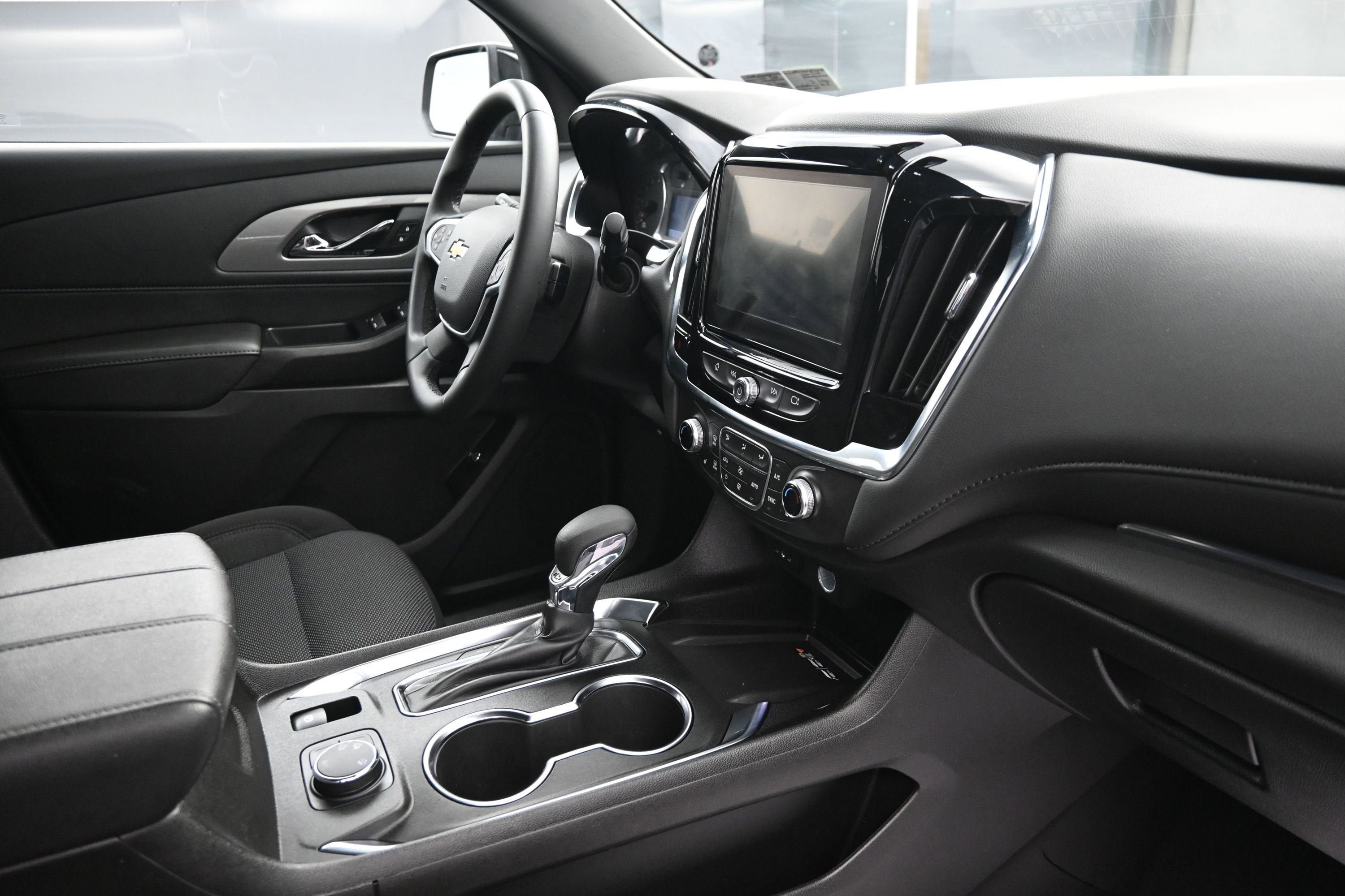 Used 2023 Chevrolet Traverse LT AWD/4WD image 33